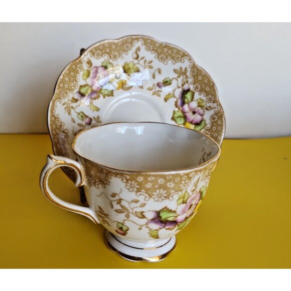 Royal Albert Tea Cup & Saucer Set "Lovelace" Pattern 1940's - Picture 3 of 9